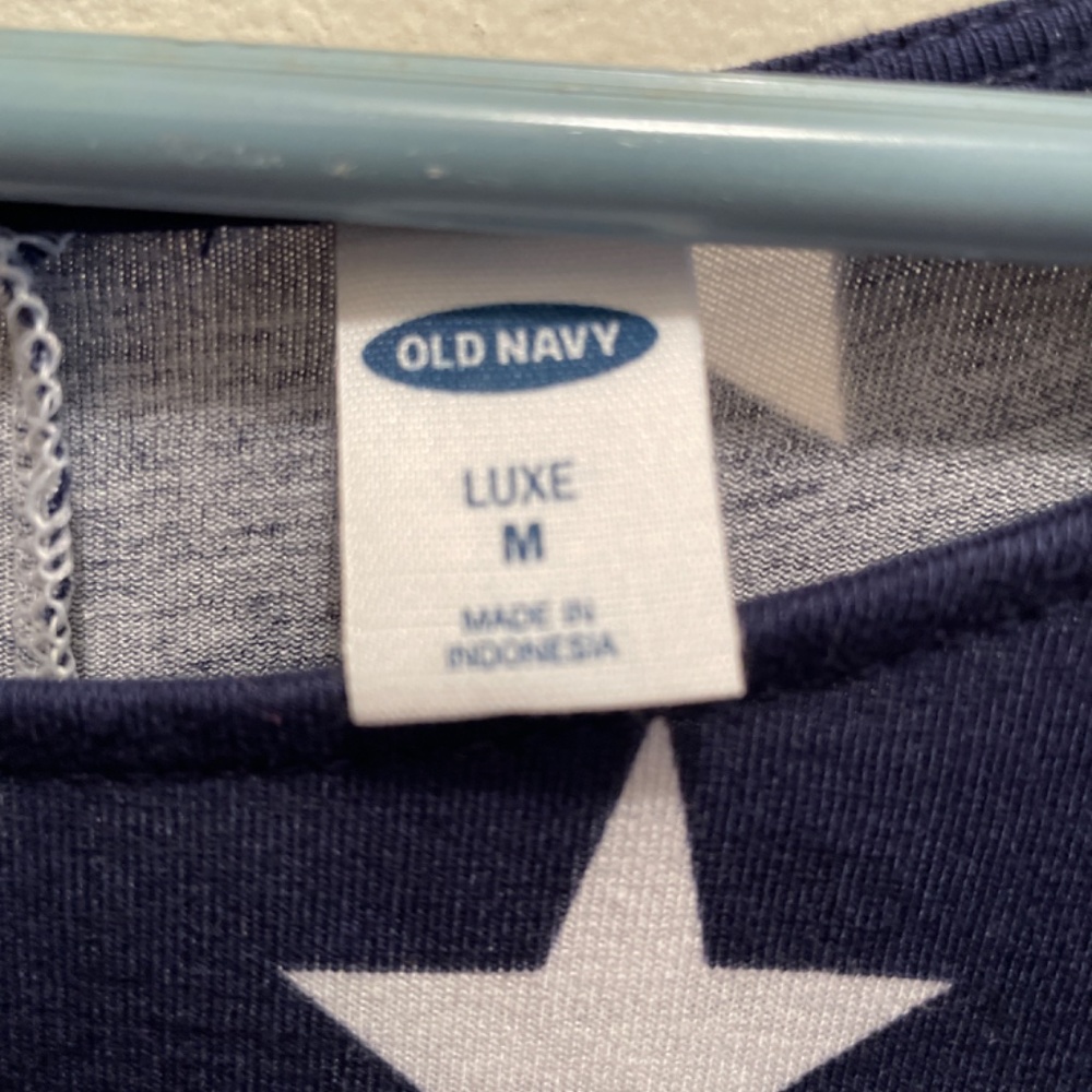 Old Navy size M sleeveless red white and blue top - Picture 2 of 4